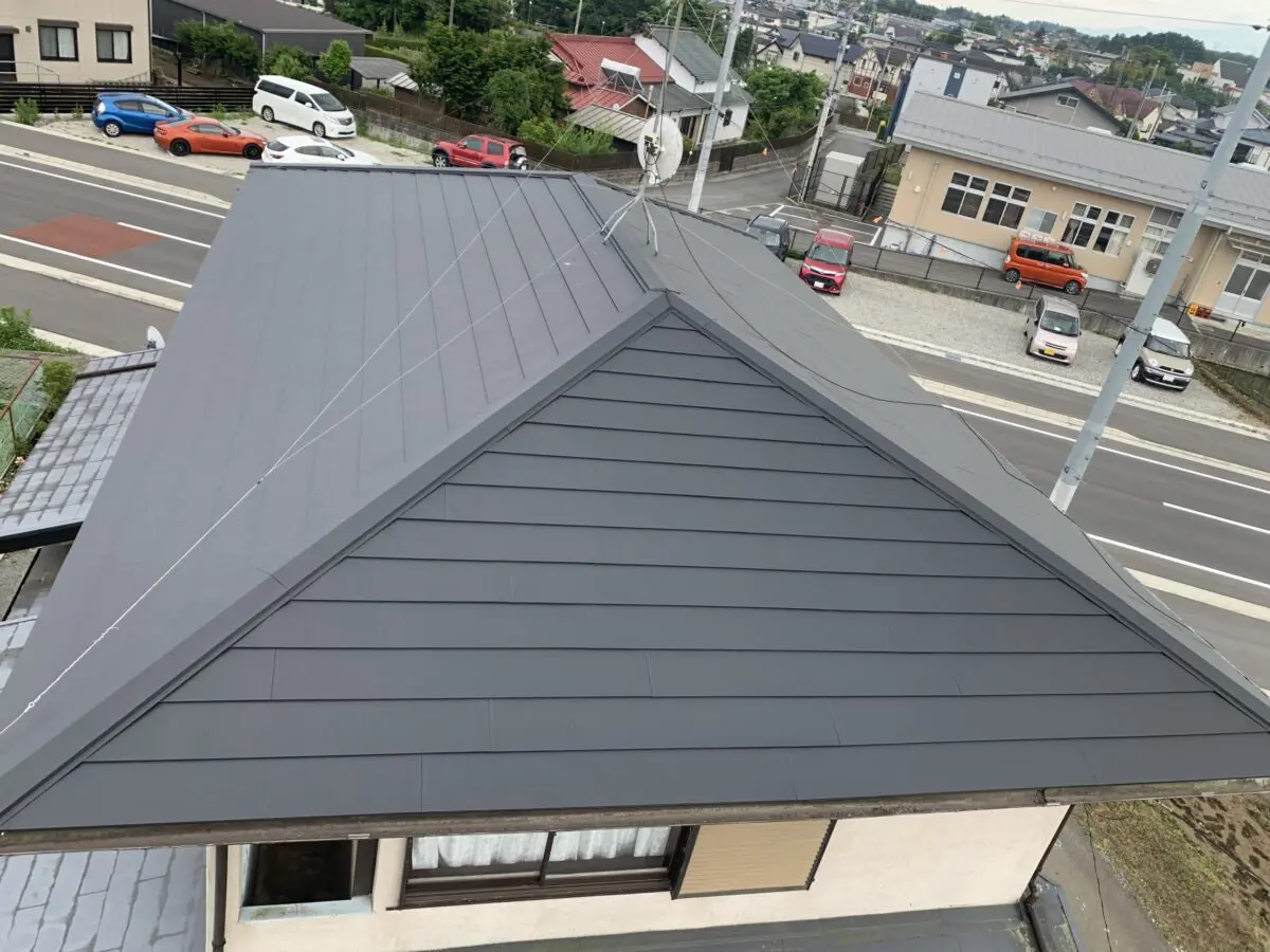 静岡県御殿場市 屋根カバー工法工事 スレート屋根 シルキーg2 三島市の屋根リフォーム 雨漏り修理専門店 株 スルガ住研